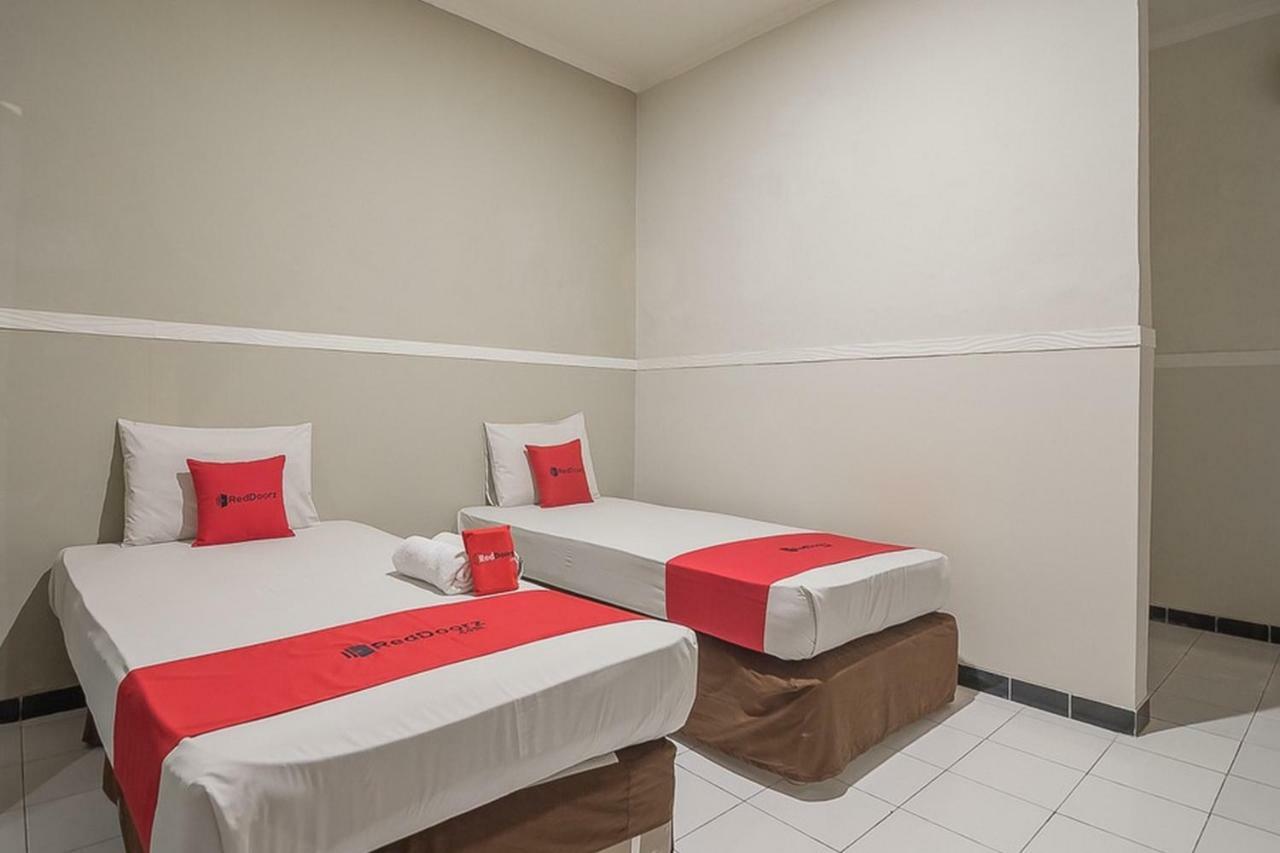 Reddoorz Near Alun Alun Subang Hotel Eksteriør billede