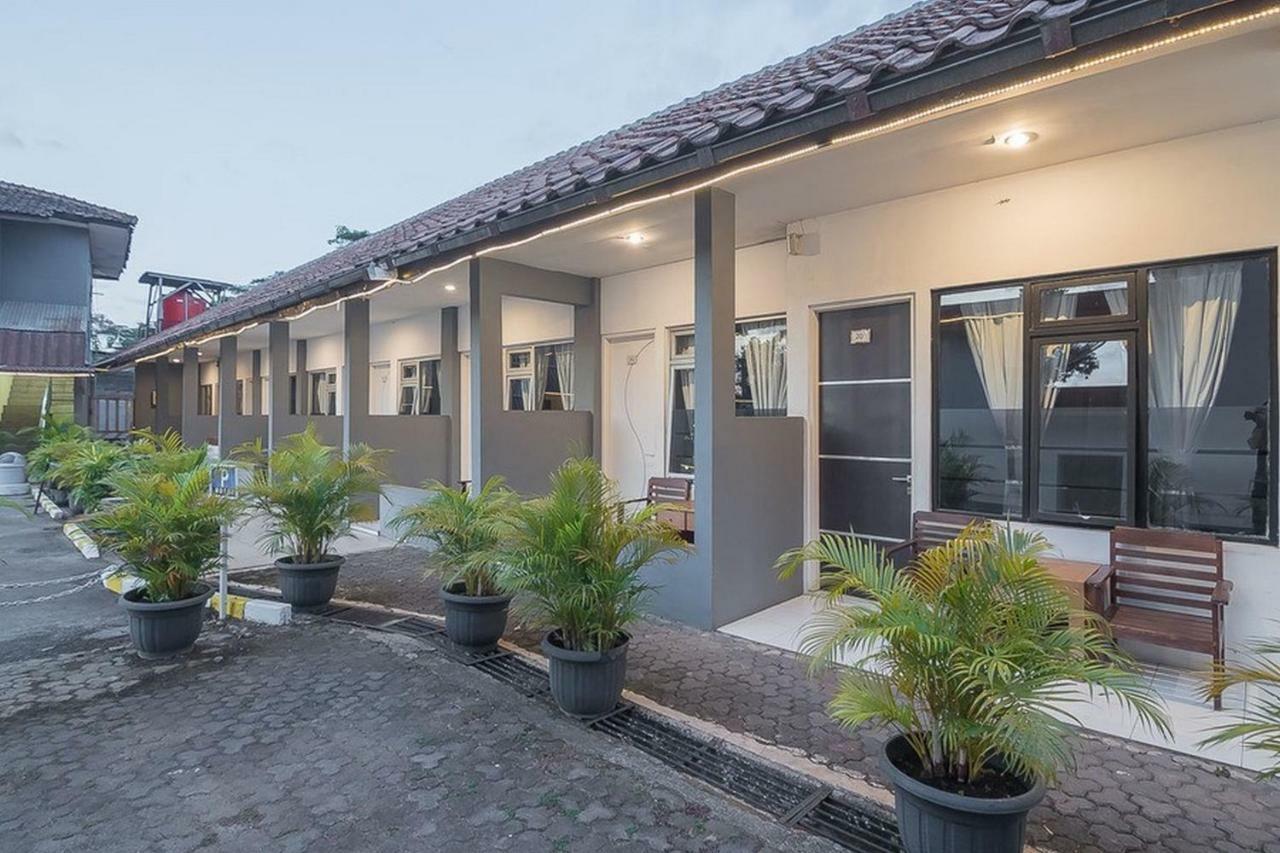 Reddoorz Near Alun Alun Subang Hotel Eksteriør billede